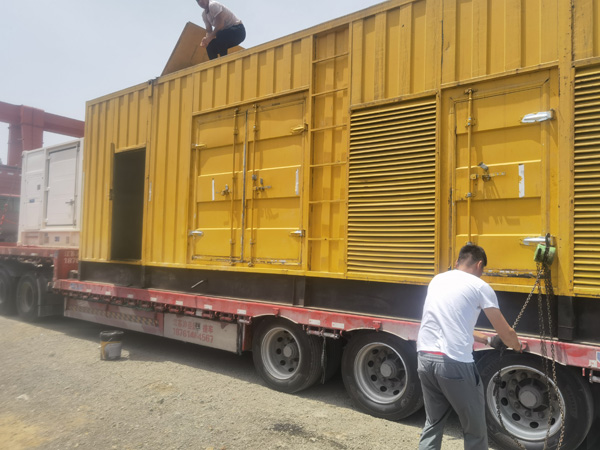 特克斯除了负载情况和发动机维护，还有哪些因素会影响 200kw 柴油发电机的油耗？