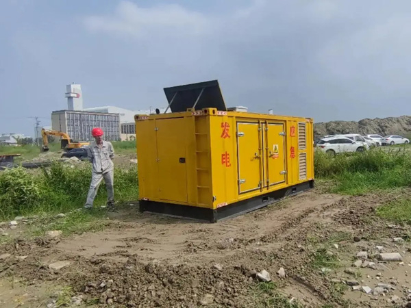 特克斯200KW柴油发电机机组每小时的油耗量受哪些因素影响？