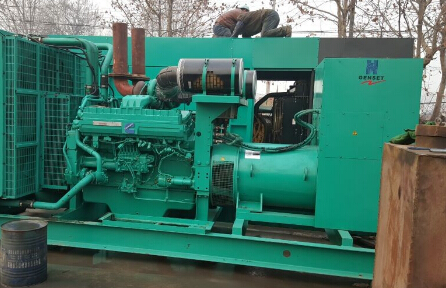 特克斯发电机组如何判断水冷式机油散热器内部是否需要清洗？